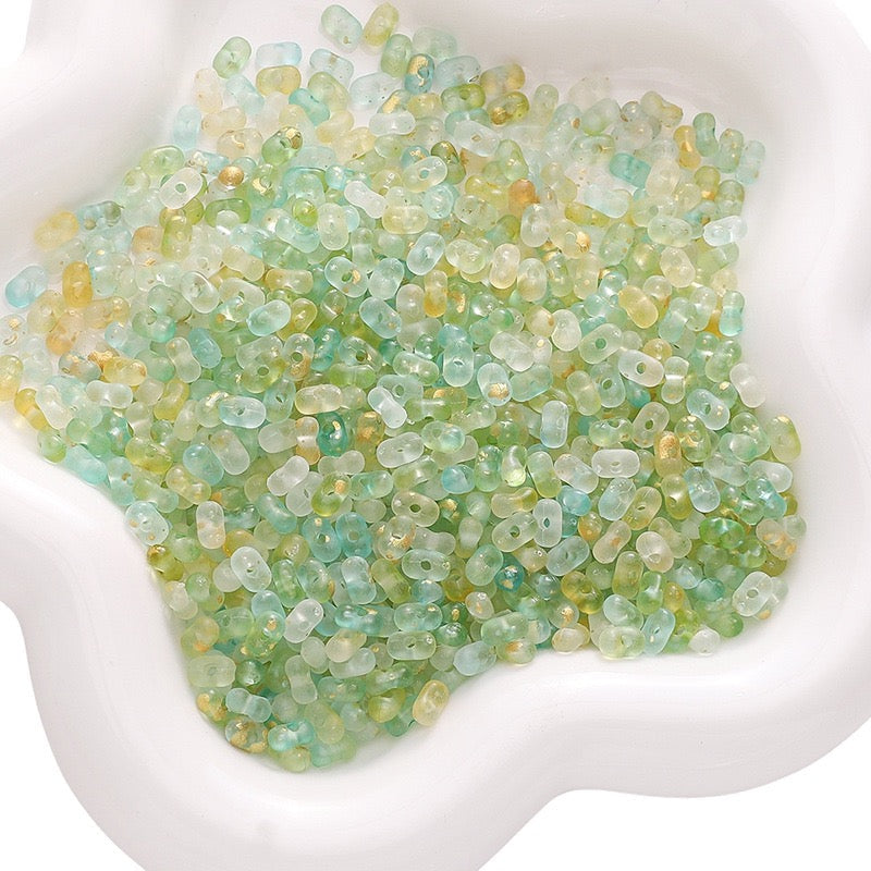 12-Color Peanut-Shaped Beads